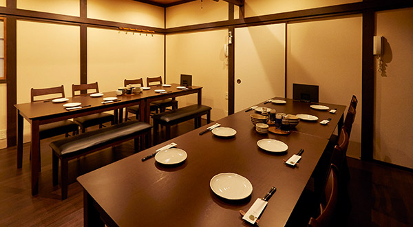 テーブル型個室